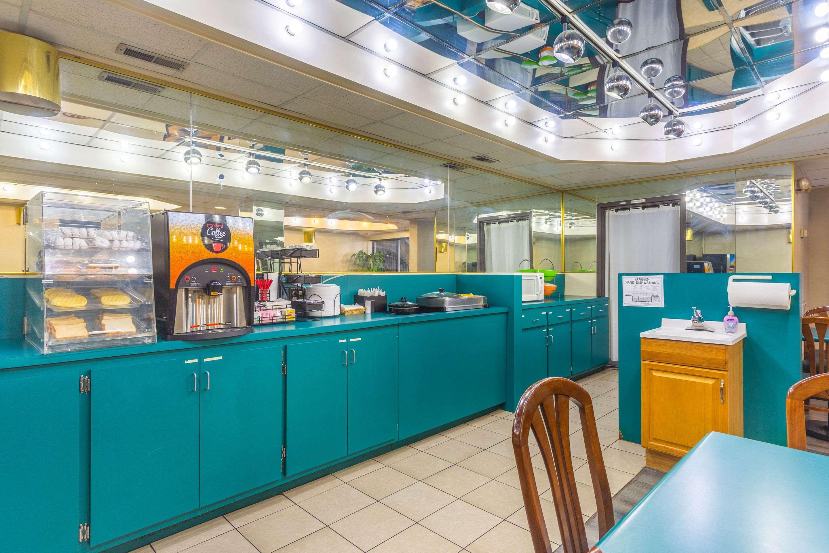 Econo Lodge & Suites Clarksville Ngoại thất bức ảnh