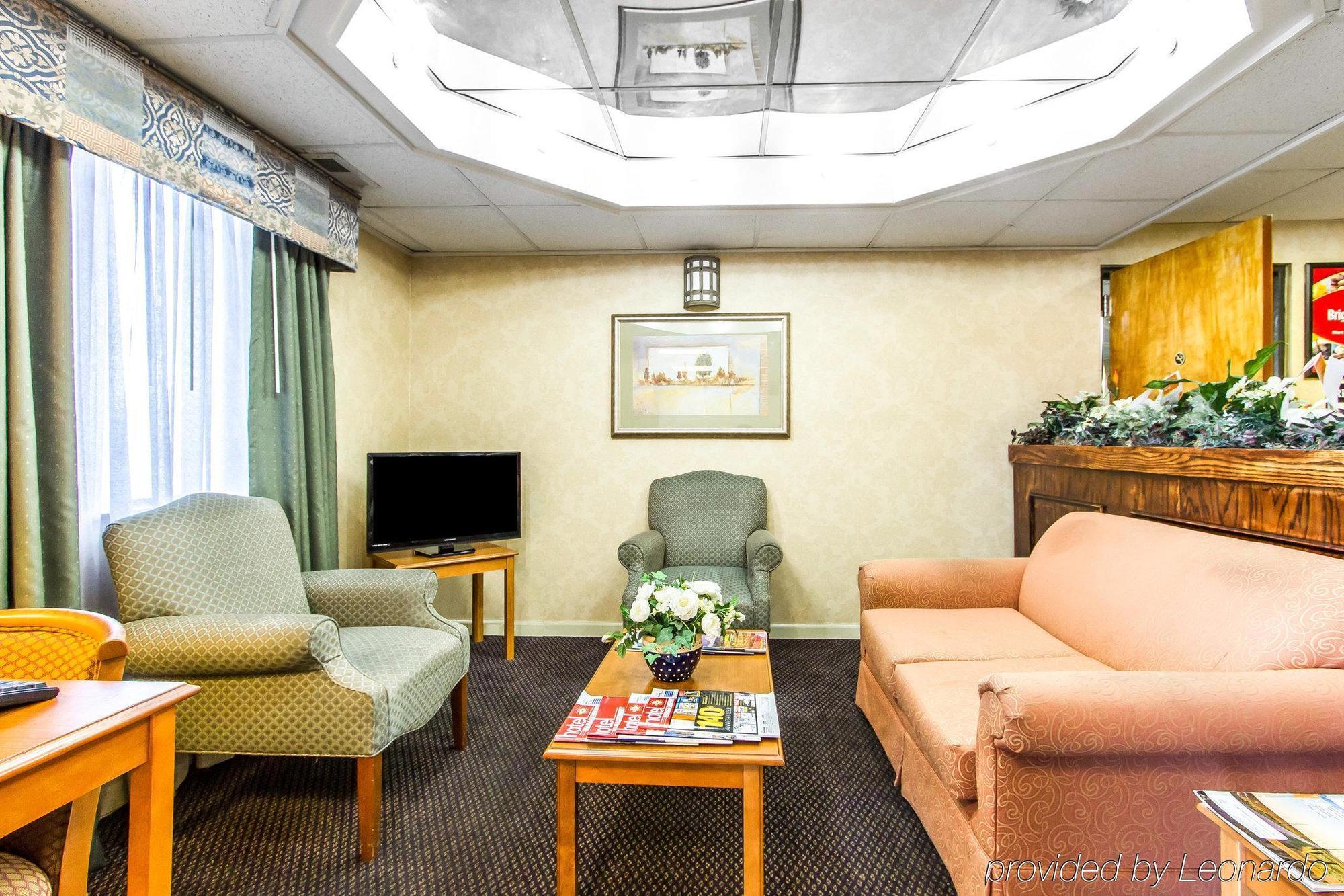 Econo Lodge & Suites Clarksville Ngoại thất bức ảnh