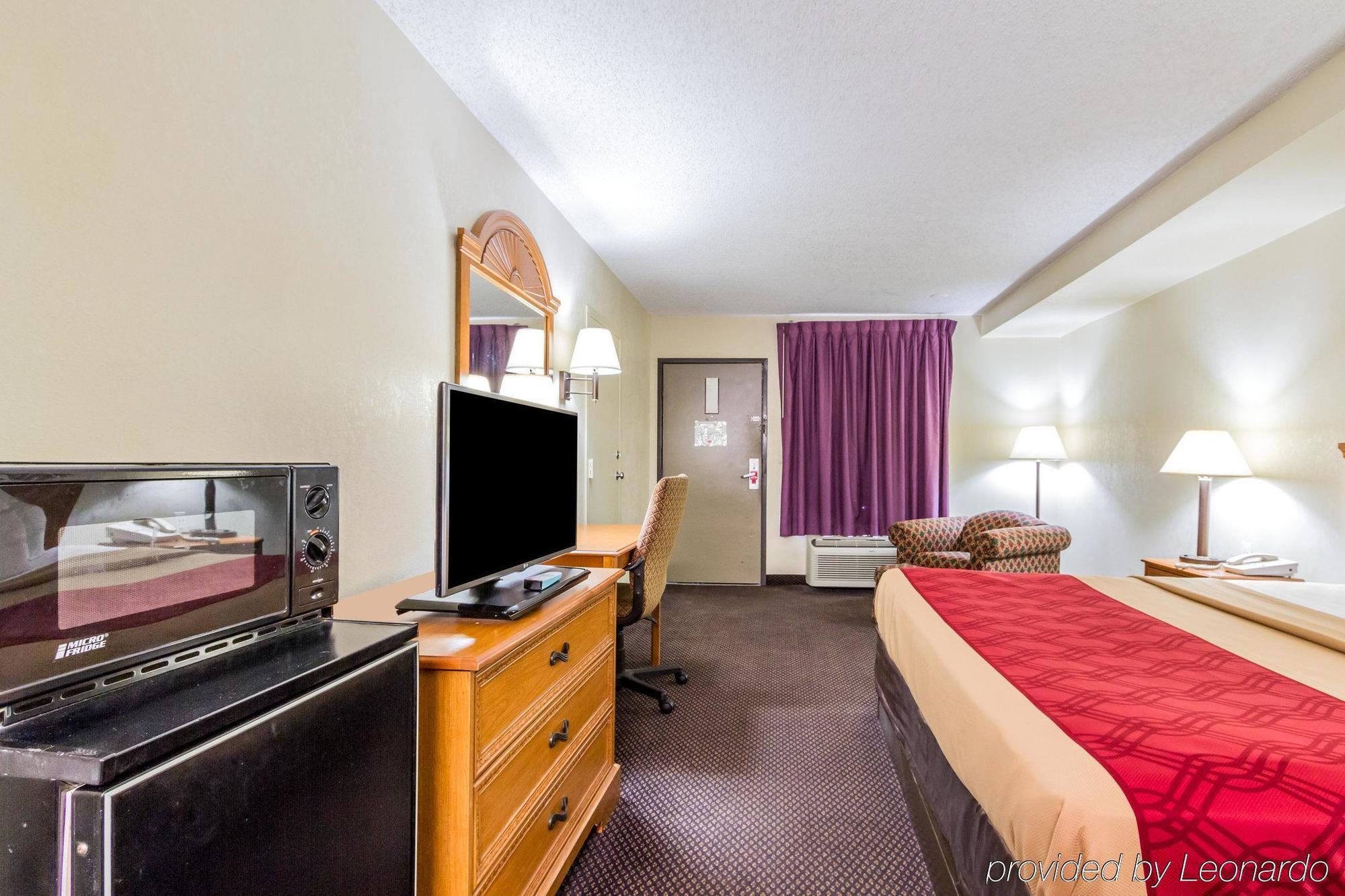 Econo Lodge & Suites Clarksville Ngoại thất bức ảnh