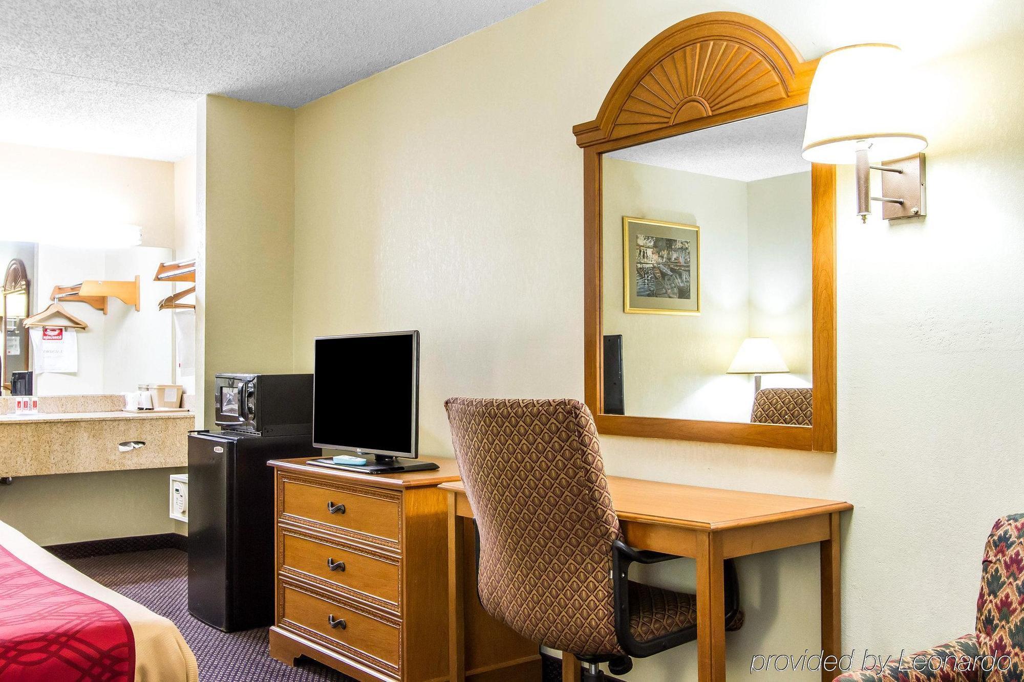 Econo Lodge & Suites Clarksville Ngoại thất bức ảnh