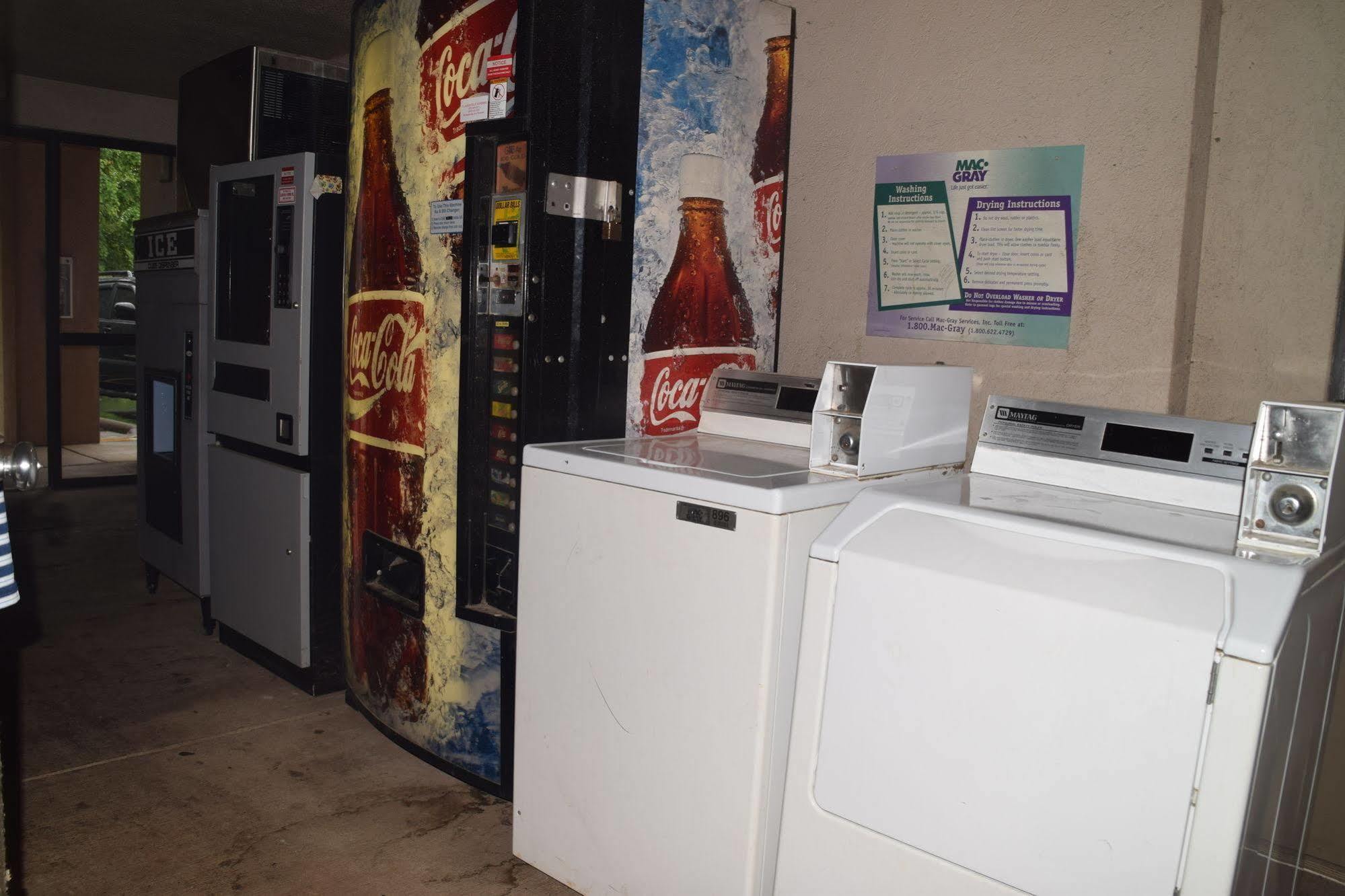 Econo Lodge & Suites Clarksville Ngoại thất bức ảnh