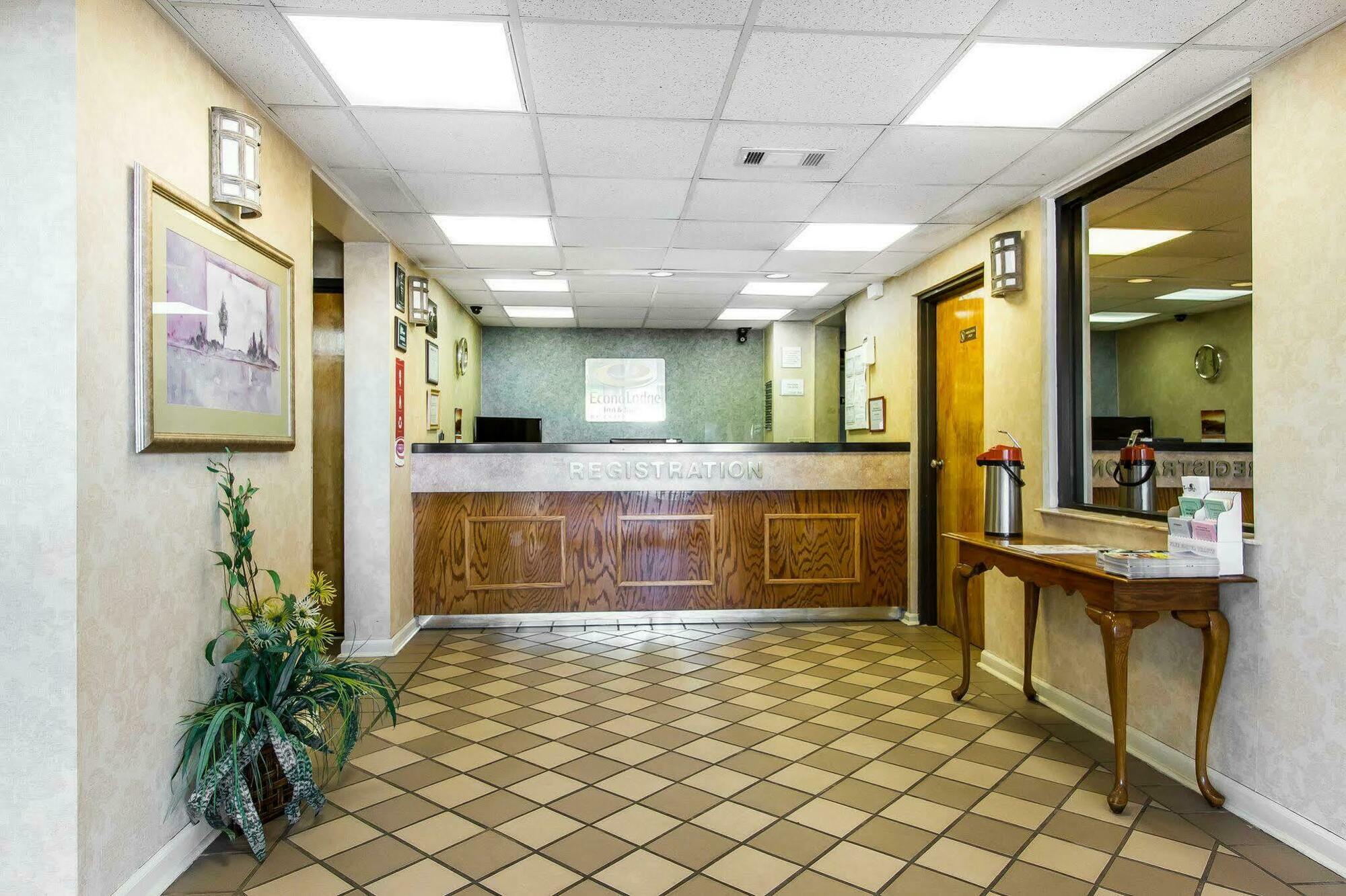Econo Lodge & Suites Clarksville Ngoại thất bức ảnh