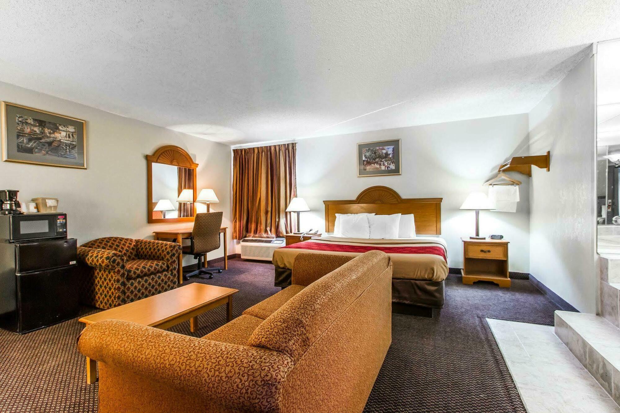 Econo Lodge & Suites Clarksville Ngoại thất bức ảnh